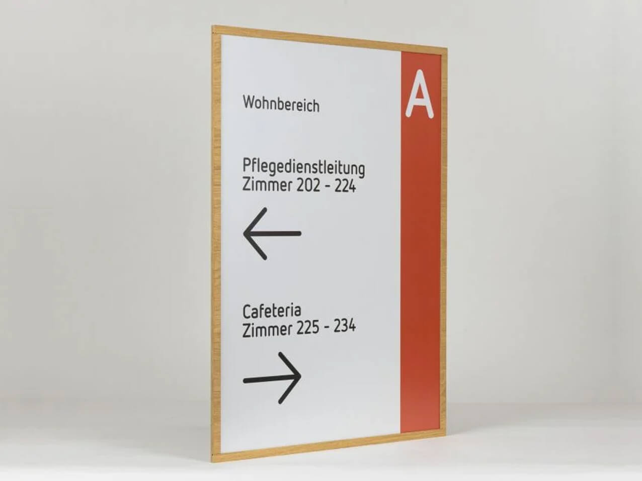 Infoschild_Holzahmen-wood-Eiche-Wegweiser-Einschub